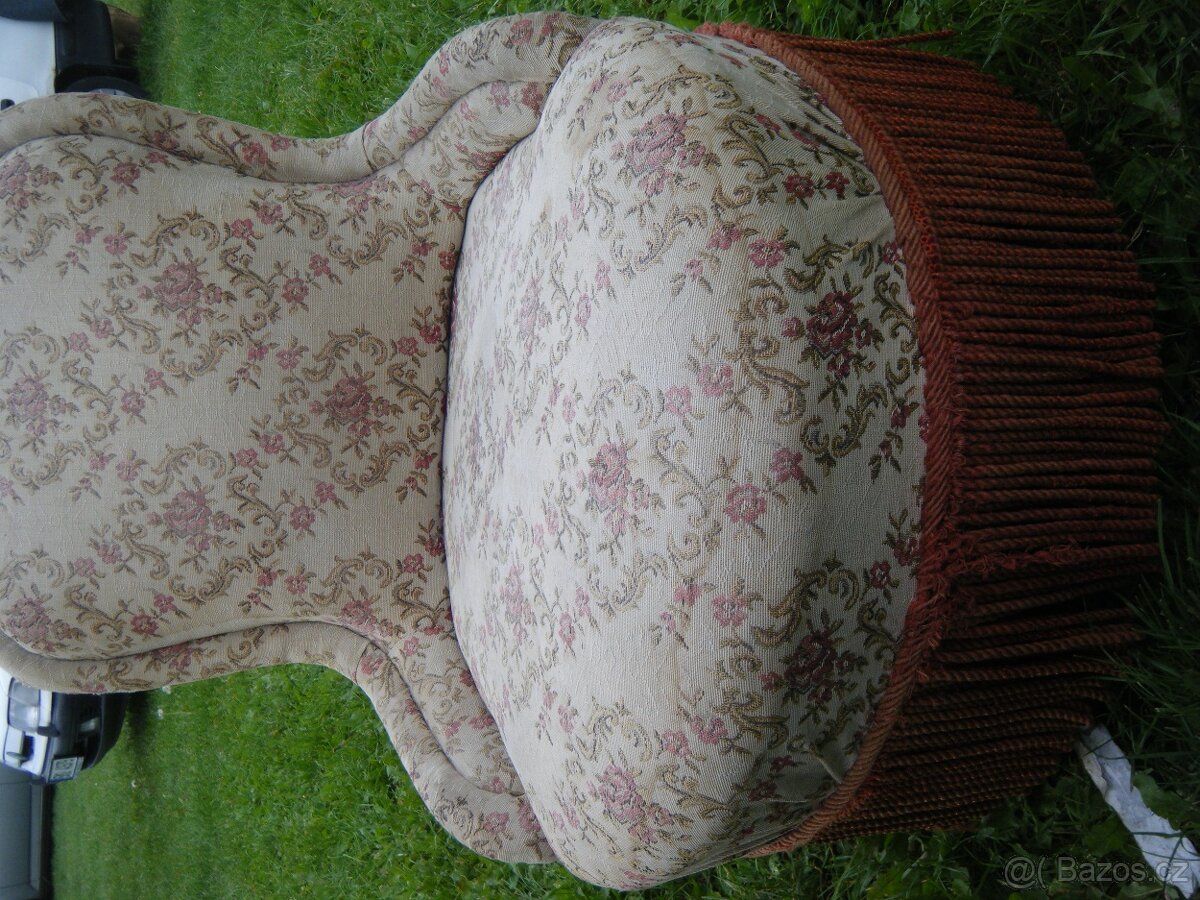 Trocha starého nábytku - 8