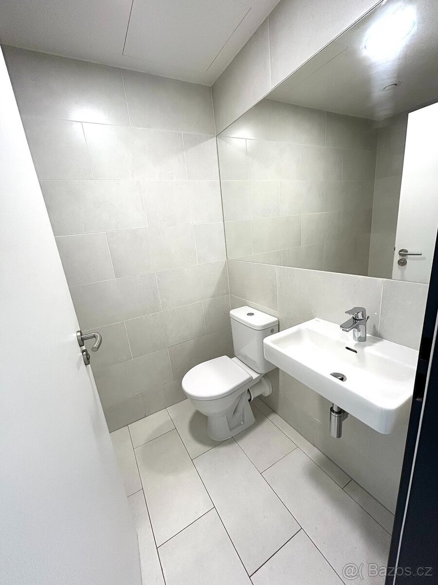 krásný byt 1+kk, 28m2 v ul. Poděbradská, Praha 9 - Vysočany - 8