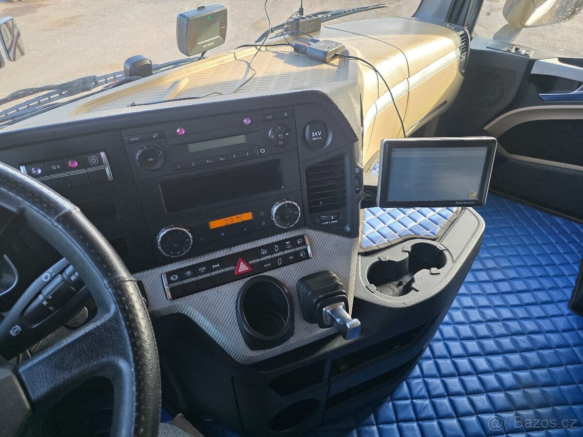 Tahač Mercedes Benz Actros - 8