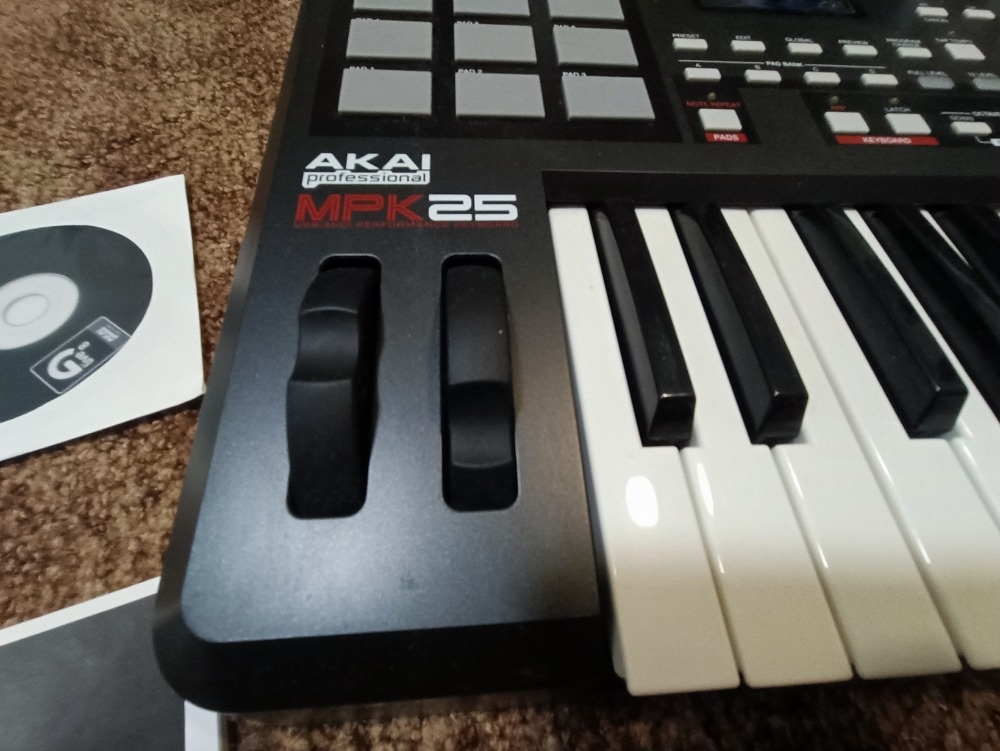 Jako nová Akai MPK25 Professional MIDI klávesnice - 8