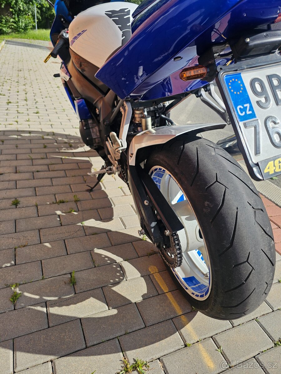 Yzf-r1 - 8