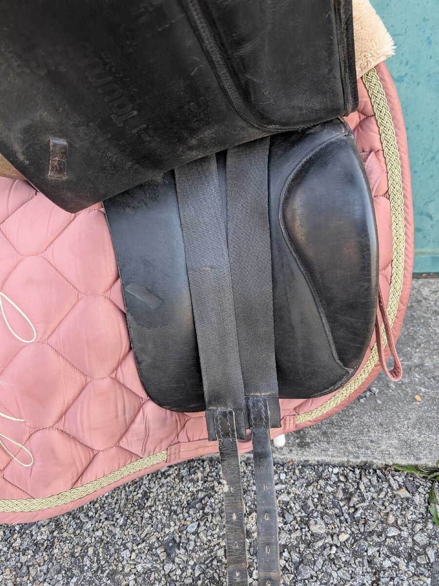 Prodám/vyměním drezurní sedlu Taurus Cobra 17"/2 - 8