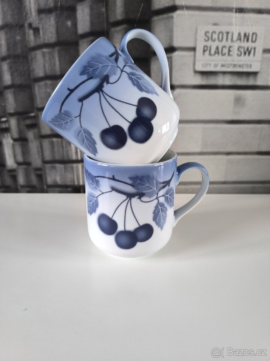 Porcelánový sběratelský hrneček - modré třešně - 8
