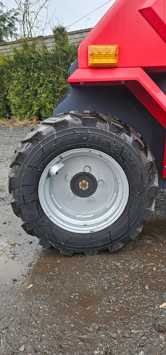 Kolový nakladač SDLOOL S30 Avant Multione - 8