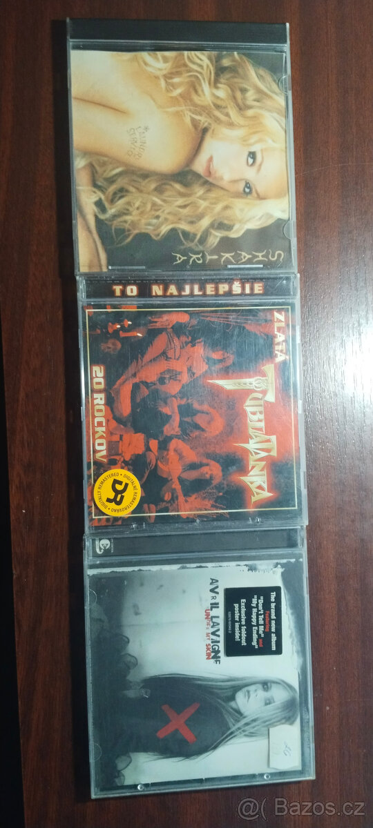 CD a DVD různých žánrů a ročníků. - 8