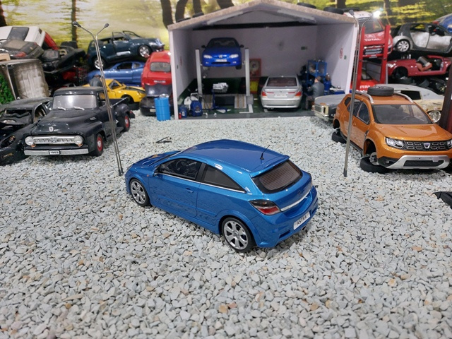 model auta Opel Astra H OPC 2006 Otto mobile 1:18 - 8