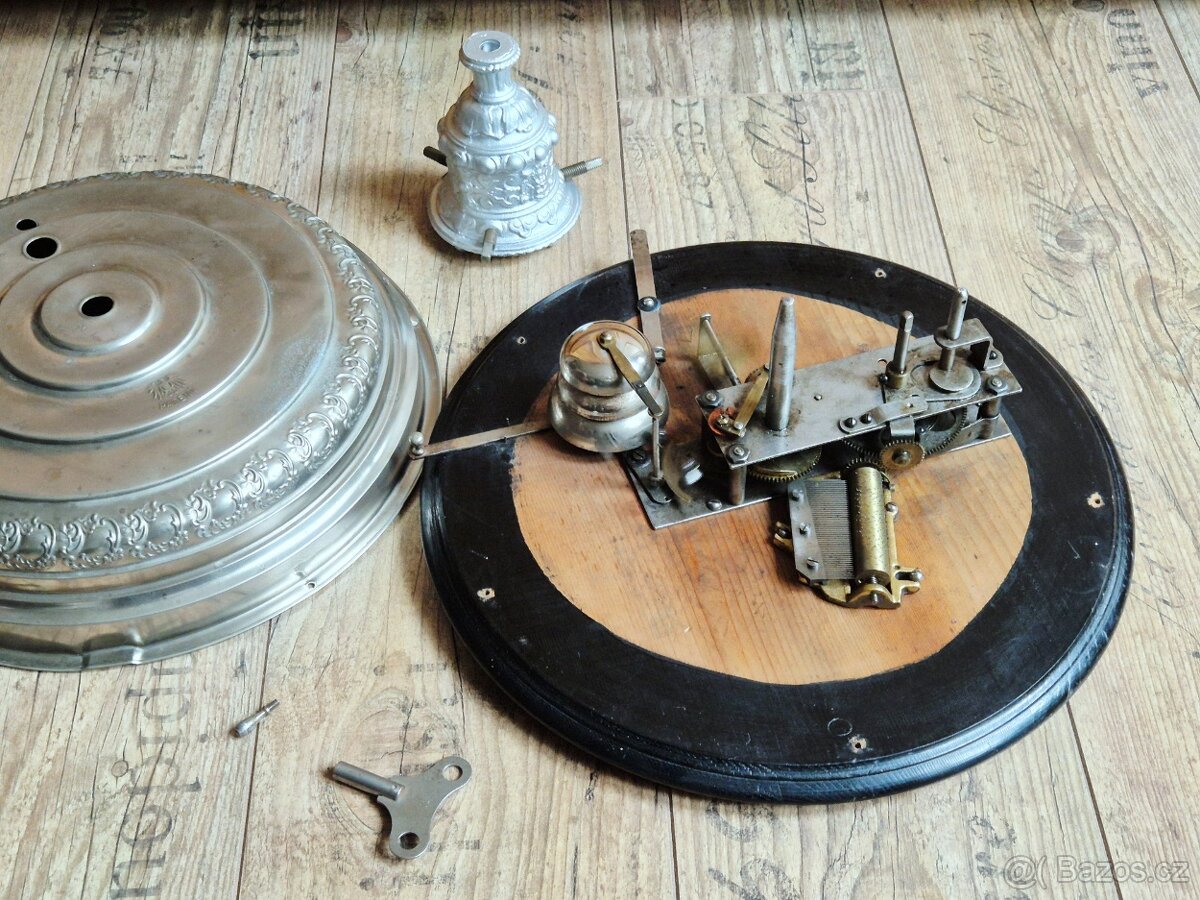 Starožitný hudební automat se zvonky, stojan, 1890 - 8