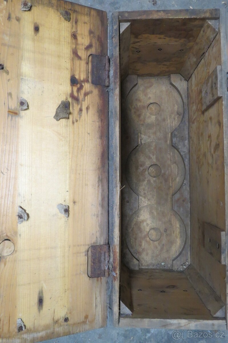 Stará vojenská bedna - 8