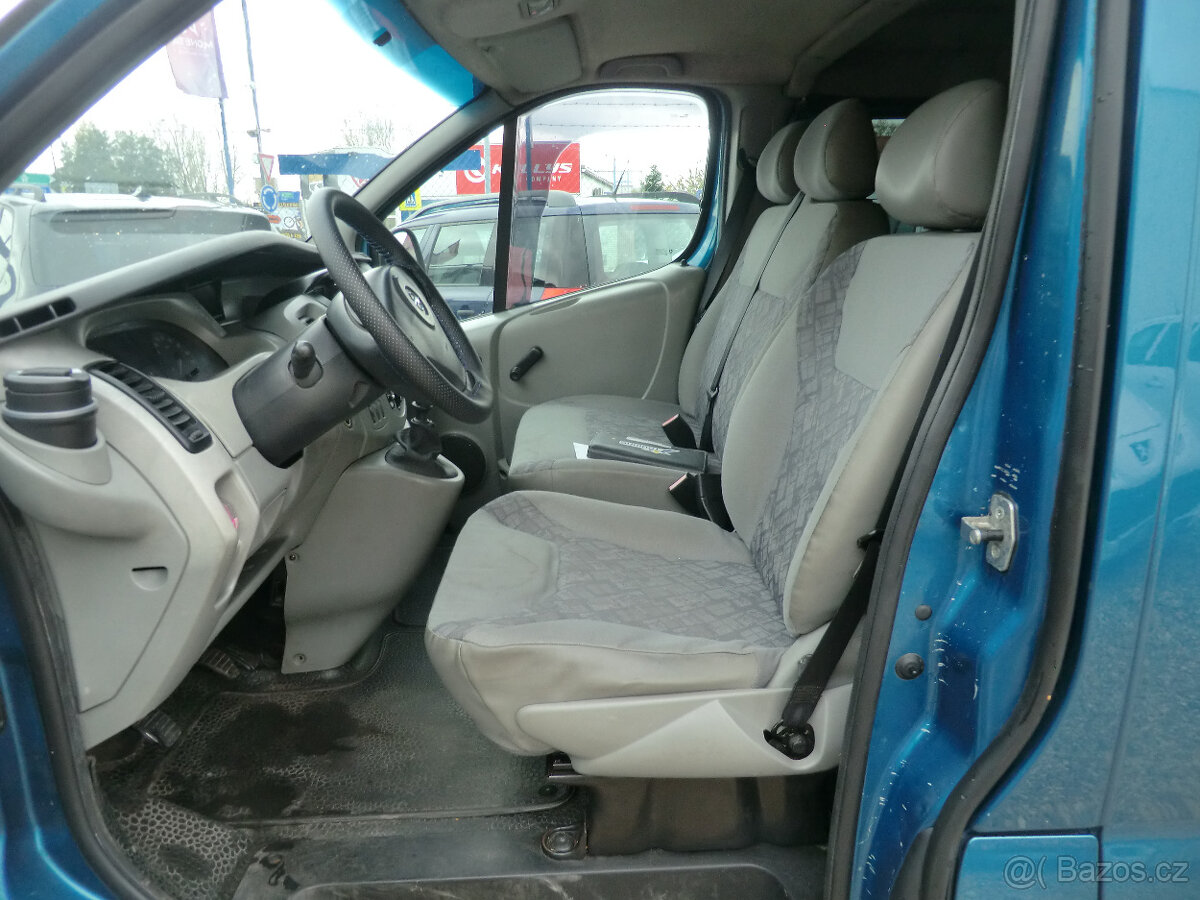 Opel Vivaro, 2.5CDTi 6 MÍST TAŽNÉ ZAŘÍZENÍ - 8