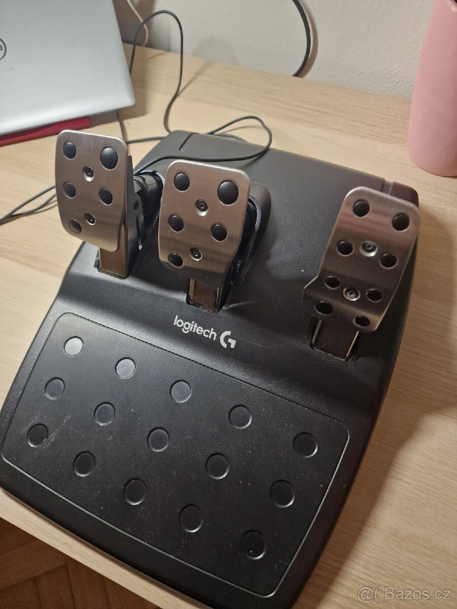 Logitech G26 Driving Force + řadící páka - 8