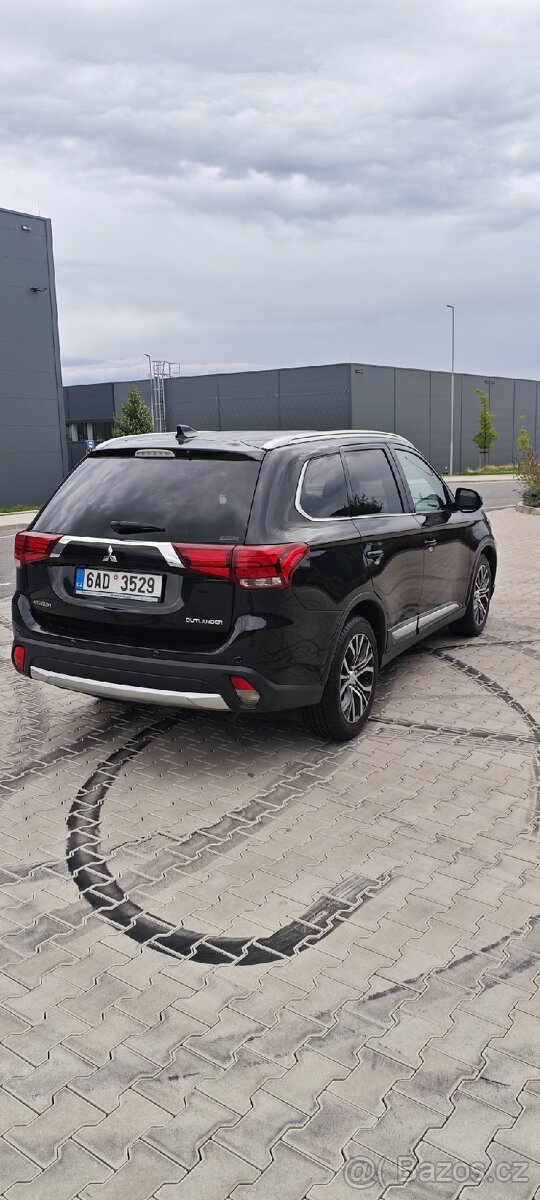 Mitsubishi Outlander 2.2DI-D automat - 8
