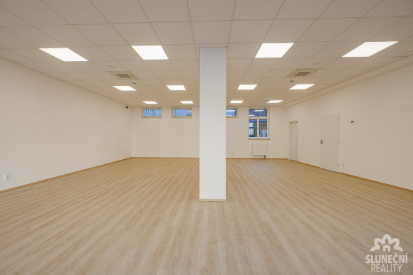 Pronájem komerčního prostoru 107 m², Uherské Hradiště - 8