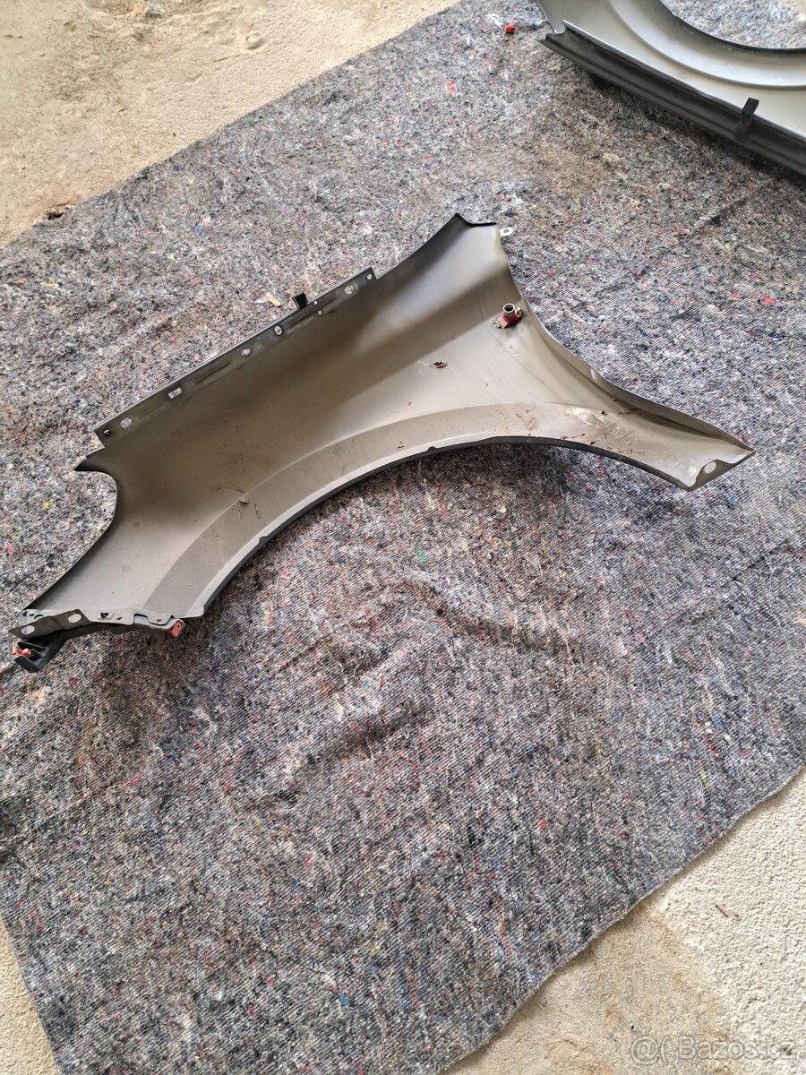 Opel Astra H Caravan šedá 177/GAL díly karoserie - 8