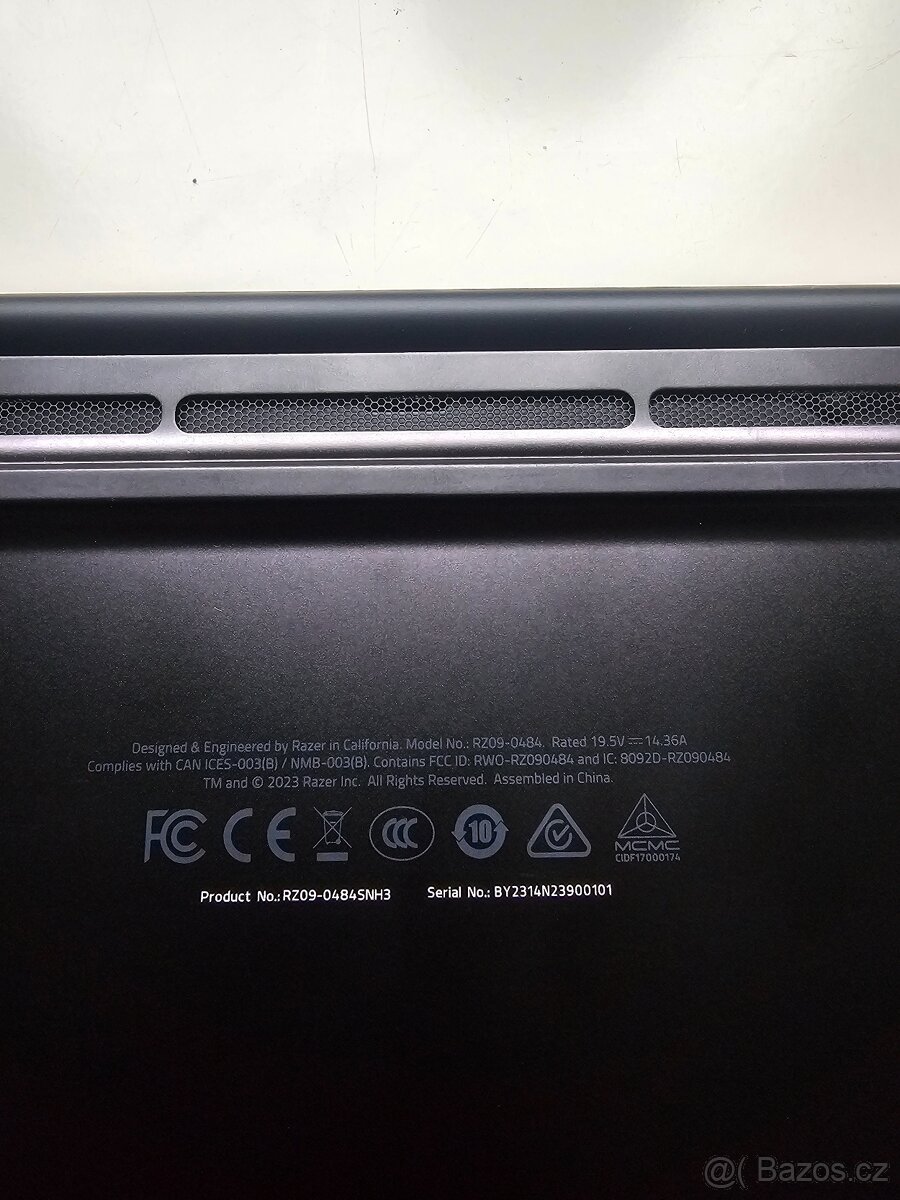 Herní notebook Razer Blade 18 - 8