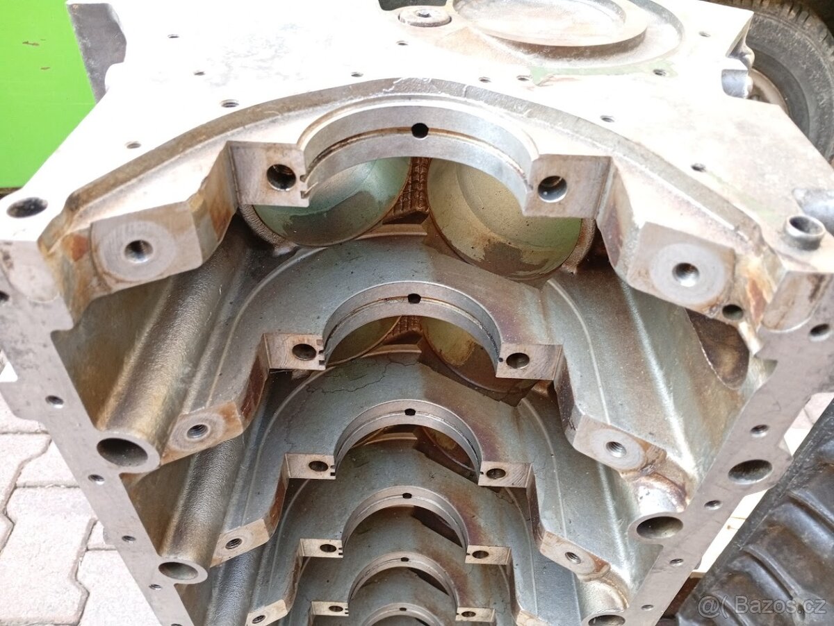 V12 blok - Top Gear stolek, BMW M70 E32 750iL, E31 850i - 8