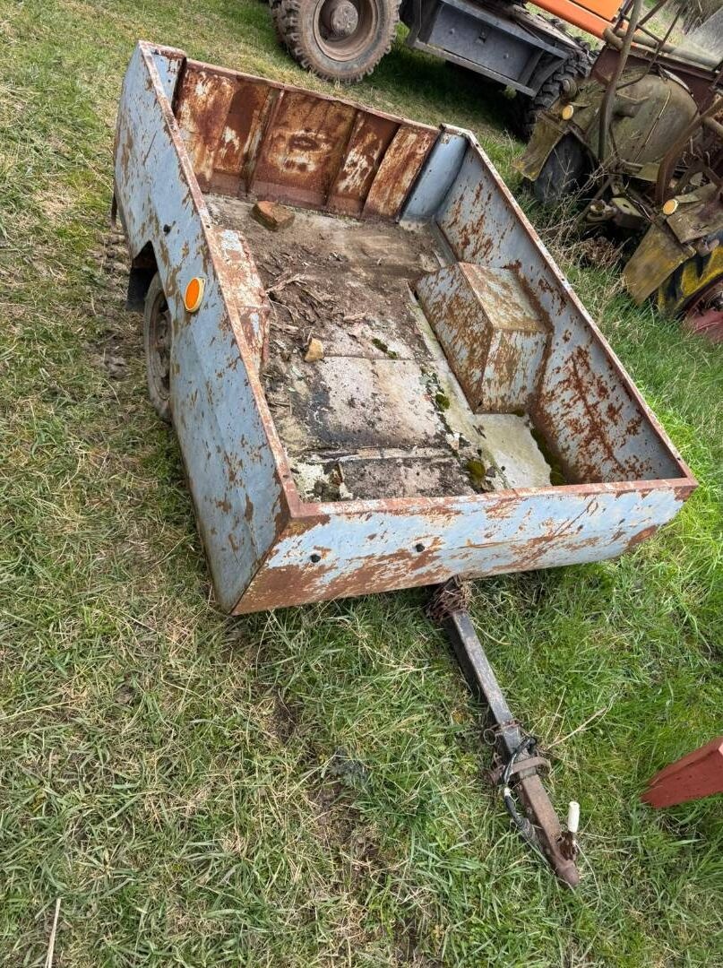 3 přívěsné vozíky - 8