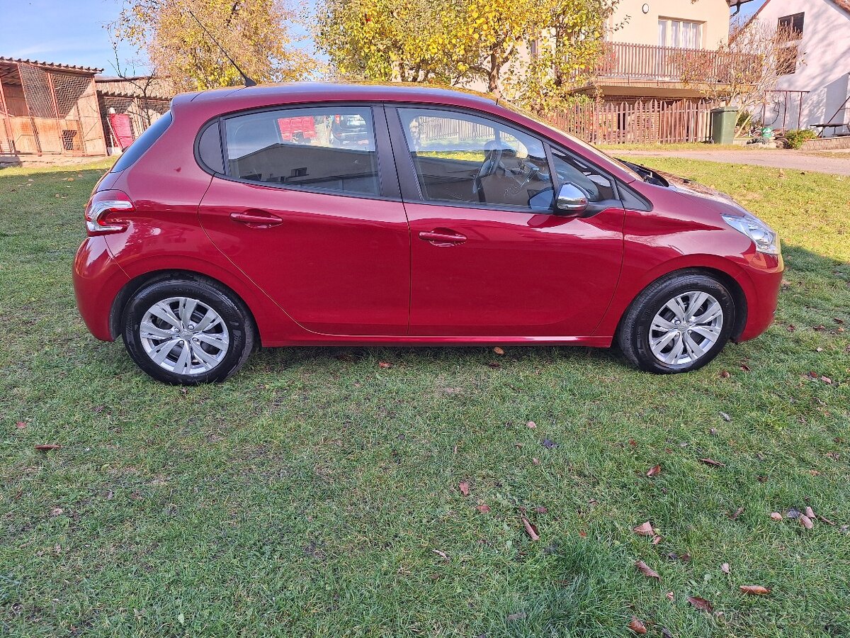 Peugeot 208 1.2 60 - 8