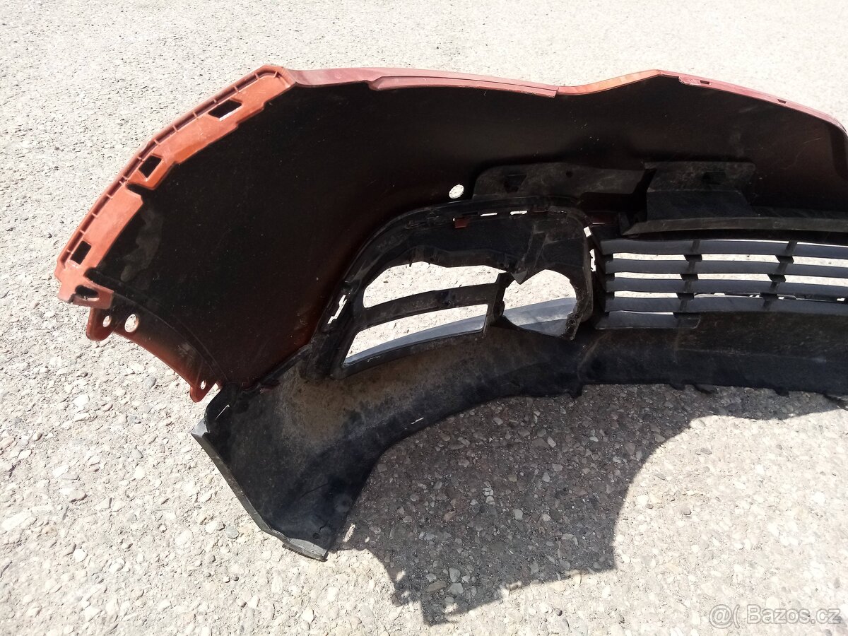 Renault Captur - přední nárazník ( 620221421R ) - 8
