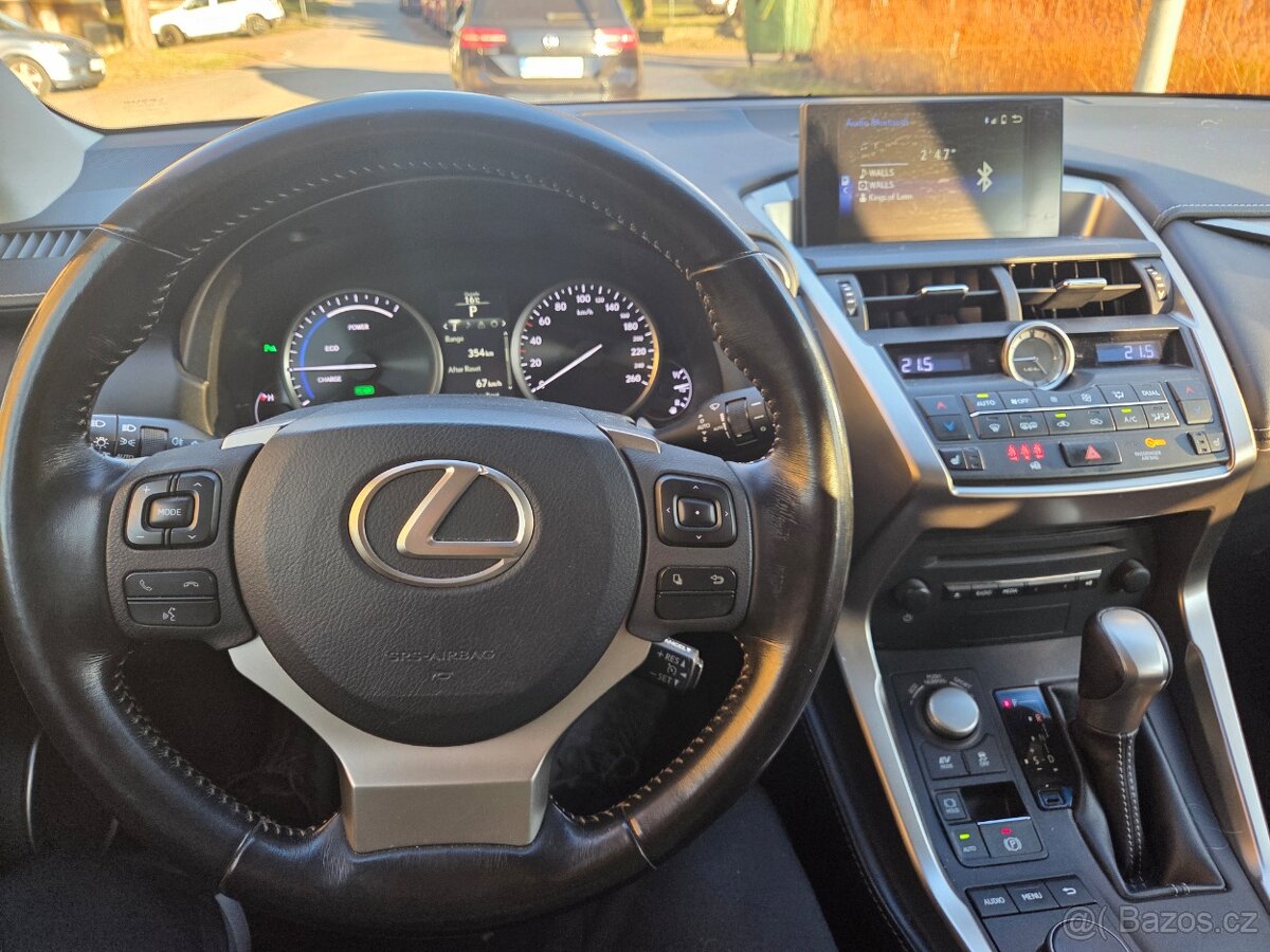 Lexus NX300h - 8
