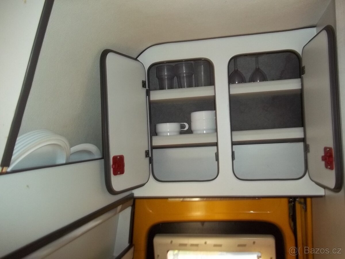 Obytná dodávka Ford Tranzit - 8