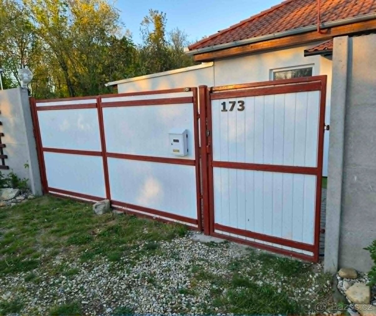 Dvoukřídlá brána a branka - 8