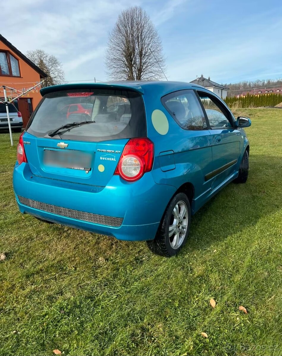 Prodám Chevrolet aveo plus peugeot 207sw - 8