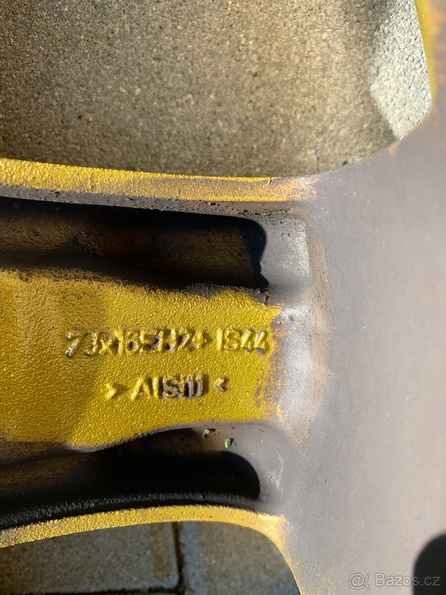 Kola bmw r16 - 8