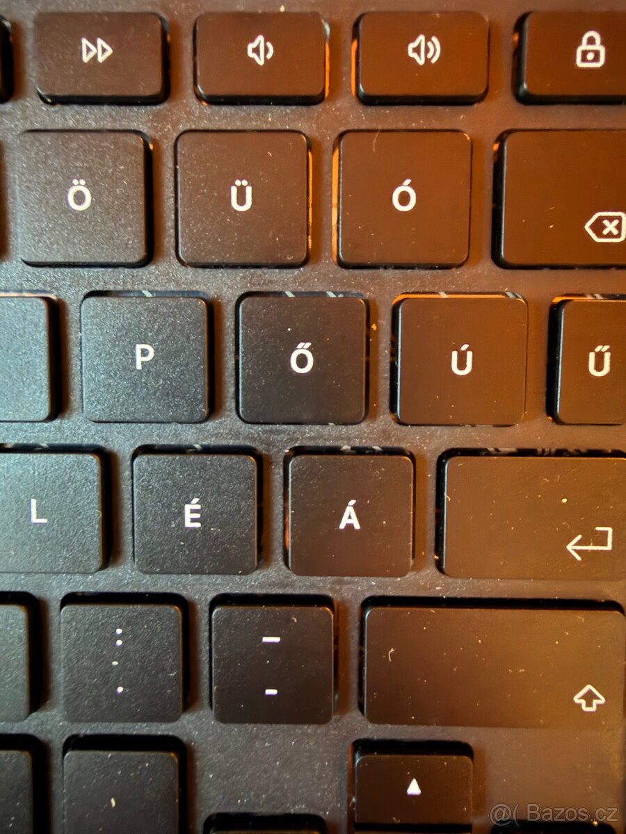 Klávesnice s pouzdrem Epico pro iPad (maďarská verze) - 8