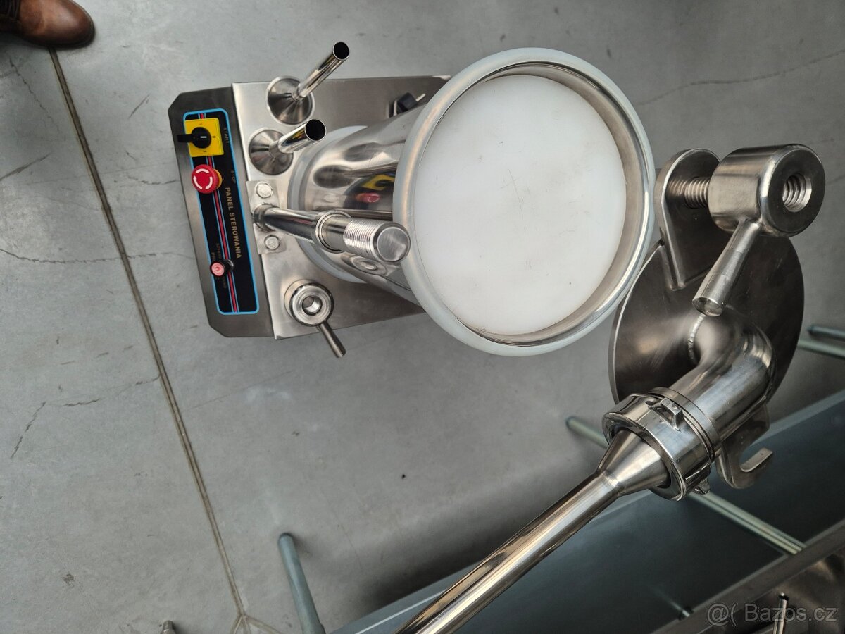 Hydraulická plnička klobás 25 L - 8