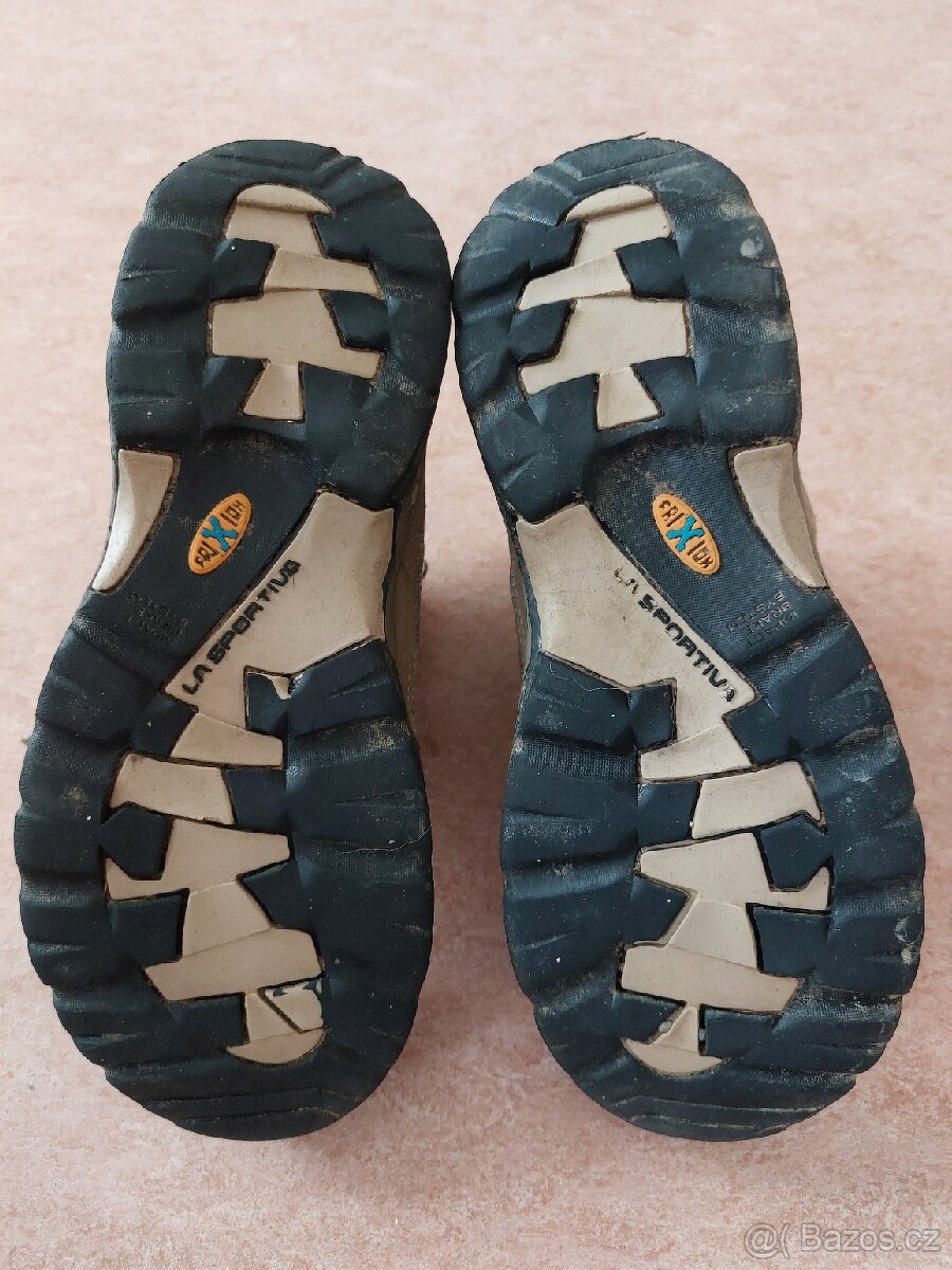 Boty La Sportiva, vel. 37
- 8