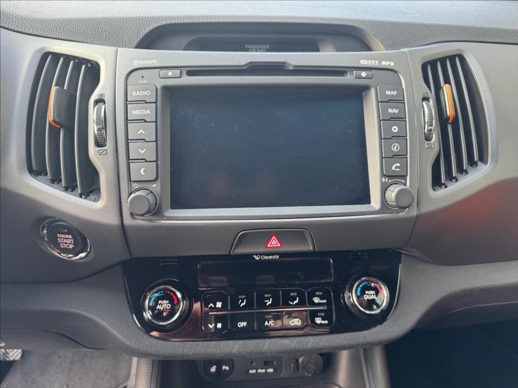 Kia Sportage 2,0 (2012) - 8