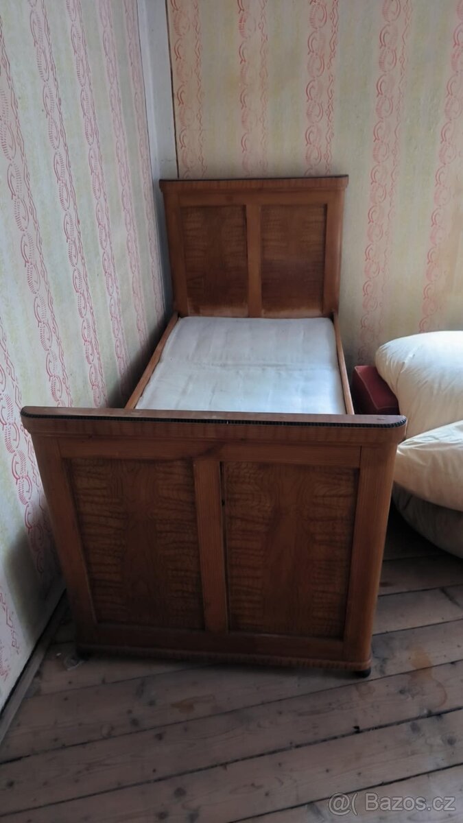 Starý nábytek - 8