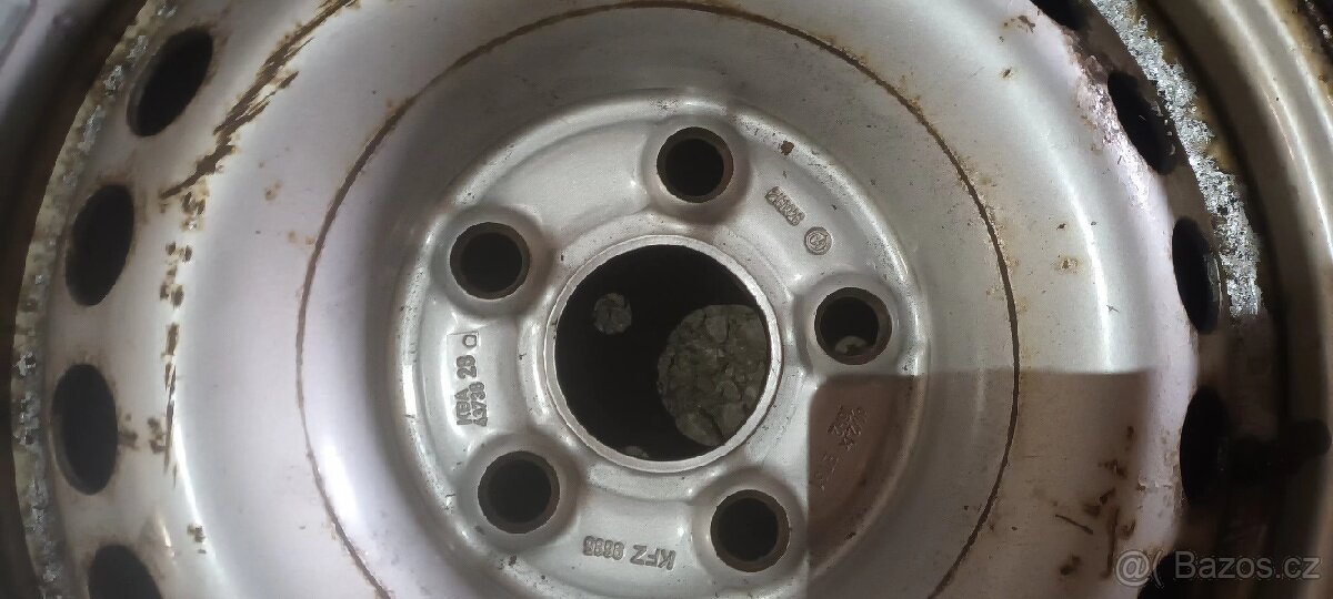 Zimní sada Vw T5 5×120 pěkný vzorek - 8