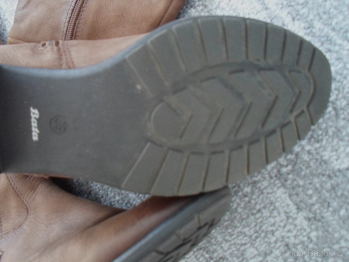 Hnědé kožené boty kozačky Baťa - 39 - 8