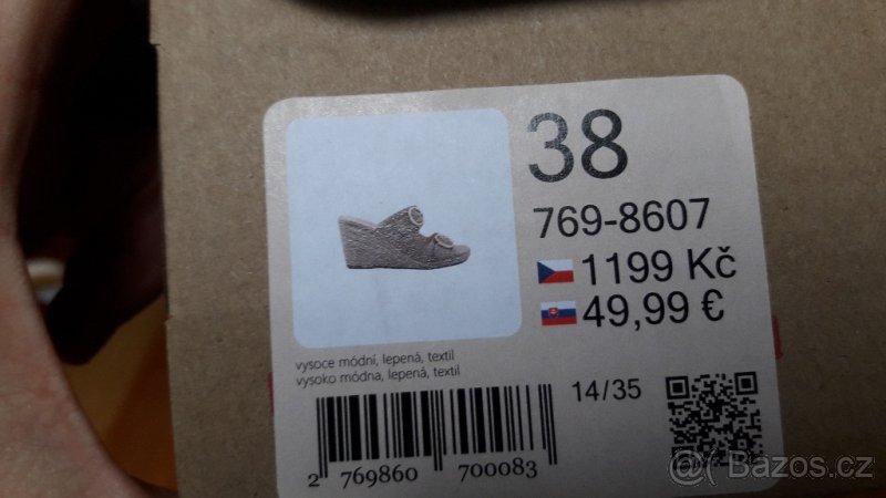 Nové pantofle s visačkou. - 8