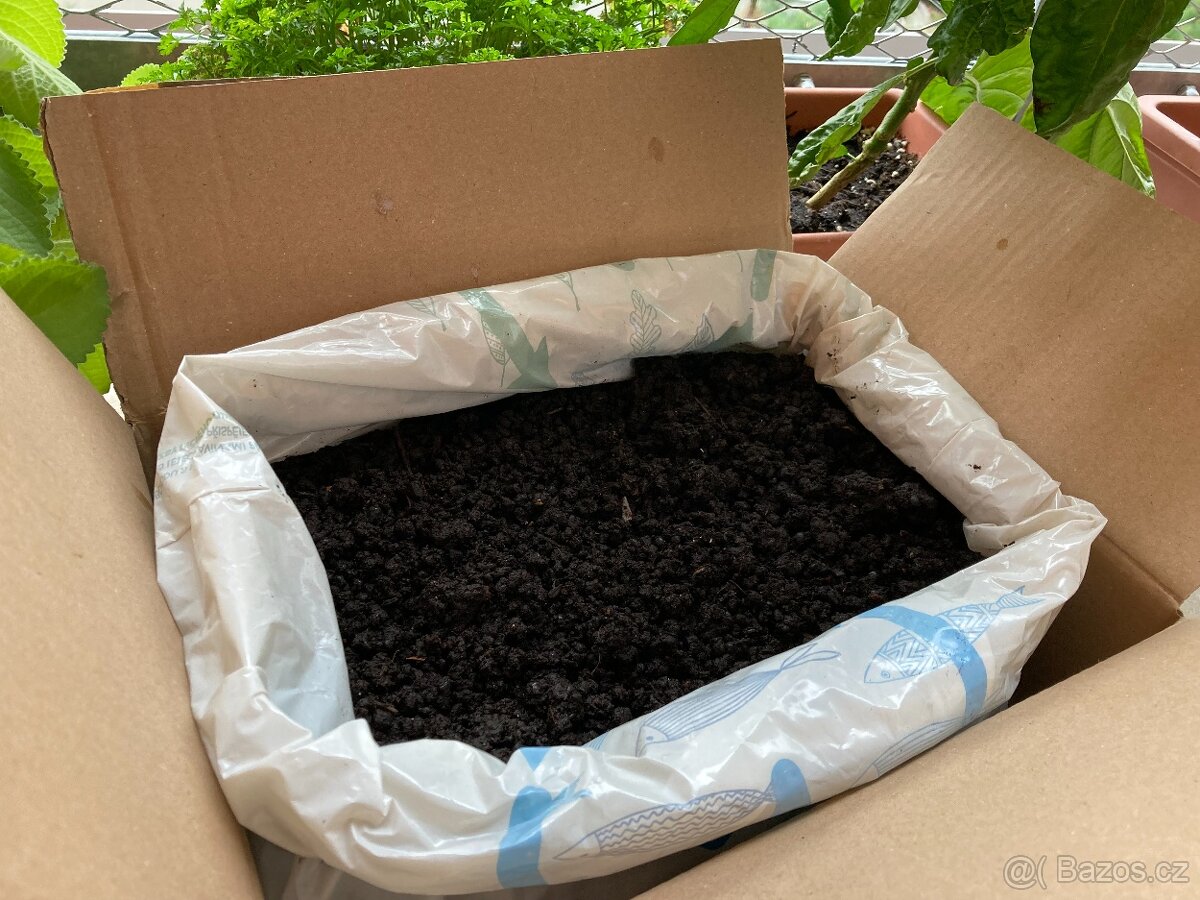 3-patrový vermikompostér - 8