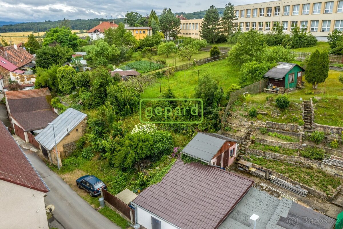 Prodej stavebního pozemku ve Zbirohu, klid, zeleň, výborná d - 8