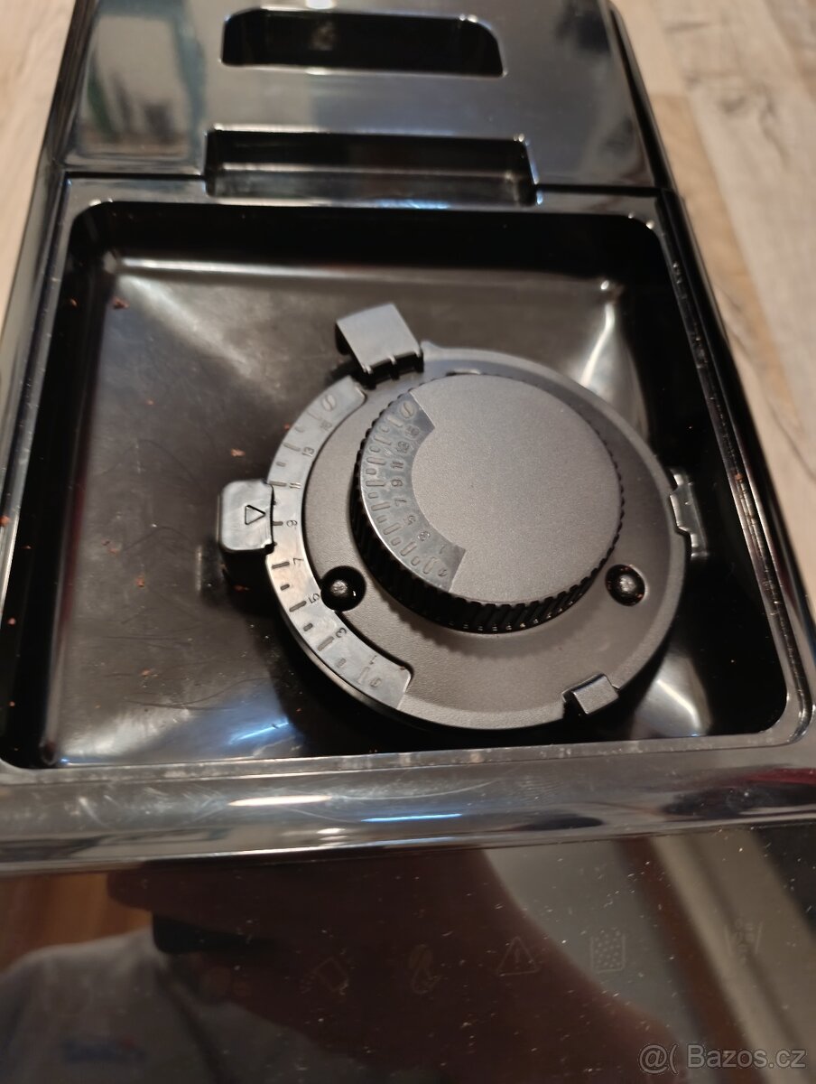 Kávovar Sencor 19 bar zánovní, zrknkovou mele - 8