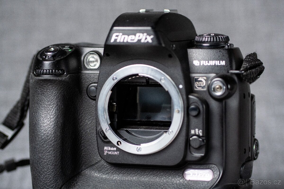 Fujifilm FinePix S3 Pro - 8