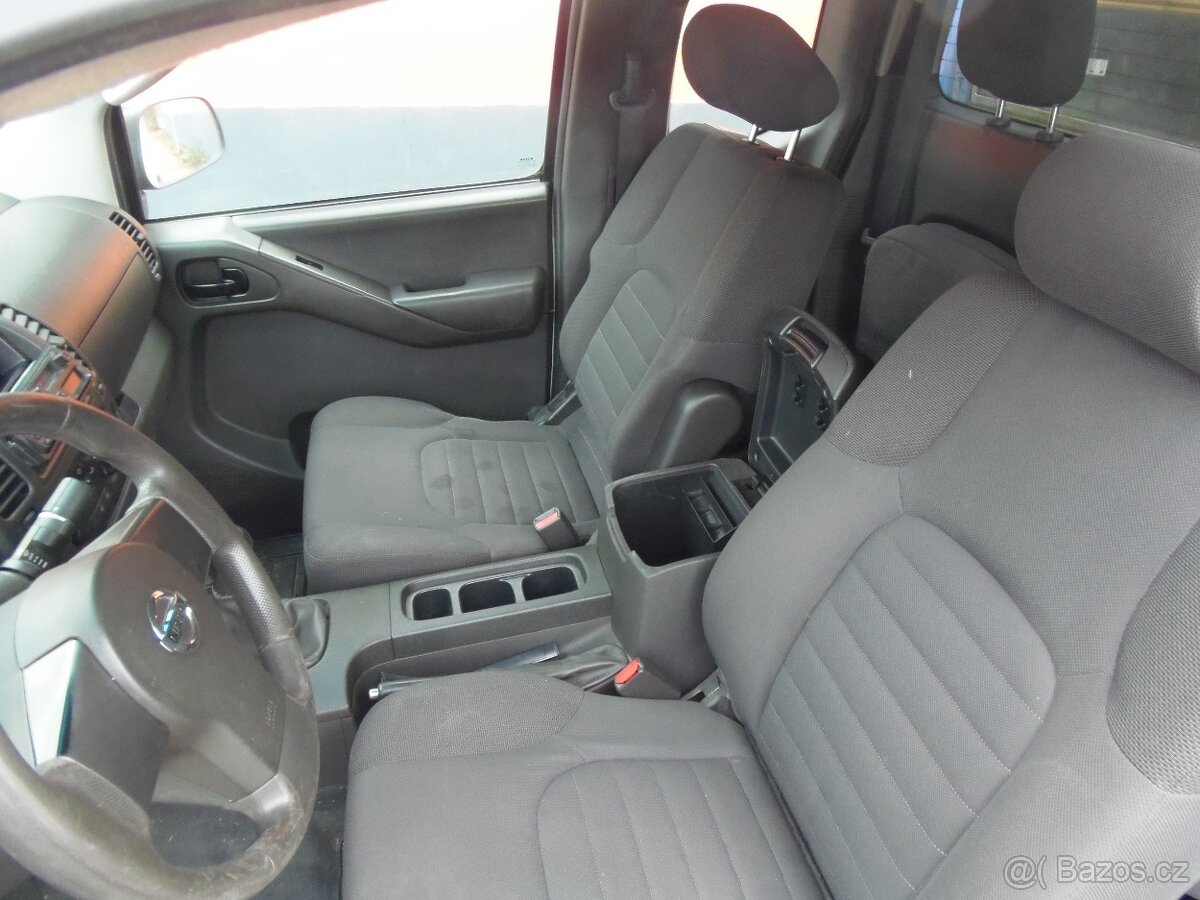 Nissan Navara King-Cab 2.5 DCi 4x4 tažné 3t - 8