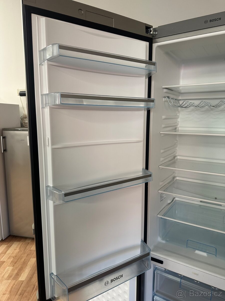 Lednice s mrazákem Bosch (238) - 8