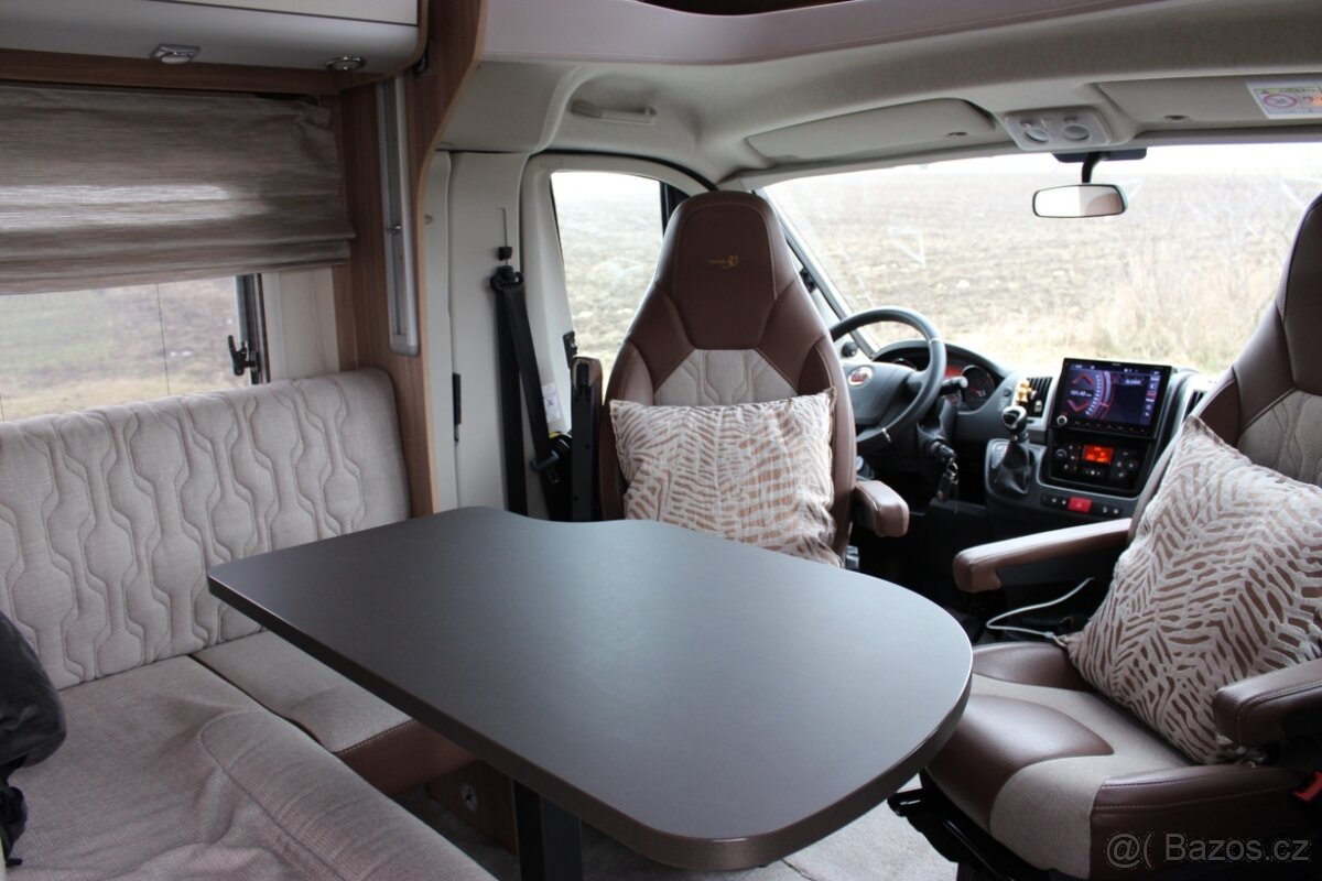 BURSTNER IXEO 710 - 8