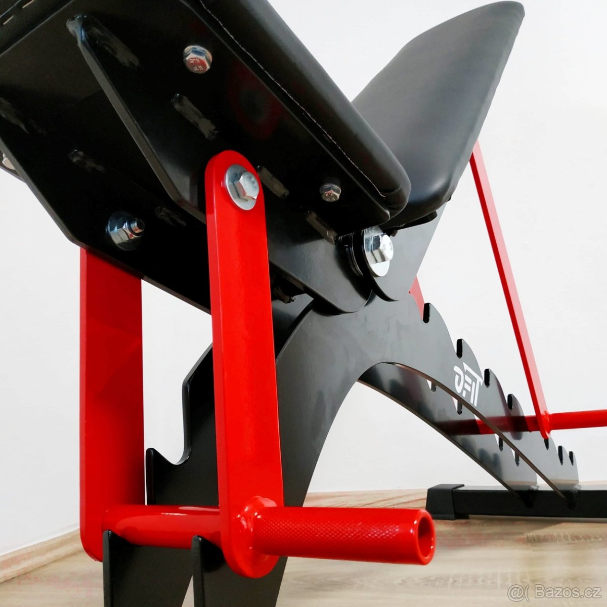 Polohovací posilovací lavice EXTREM MASIV - 8