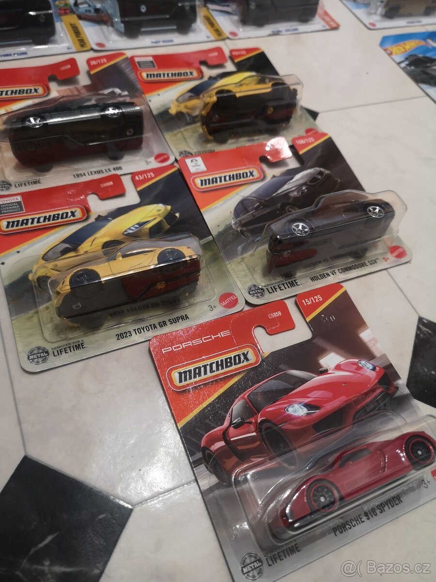 Hot Wheels Matchbox - 8