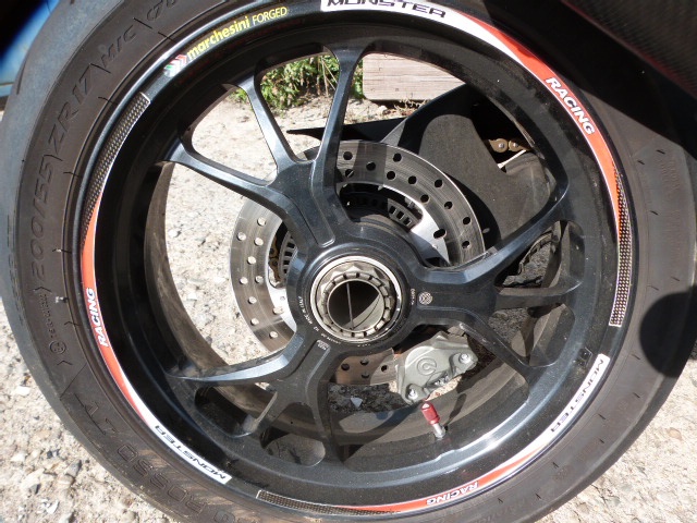 Ducati monster 1200 r - 8