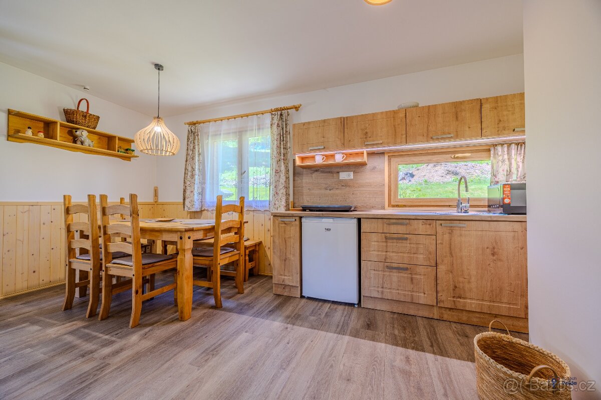 Prodej, chata s č. ev., obec Trojanovice. - 8