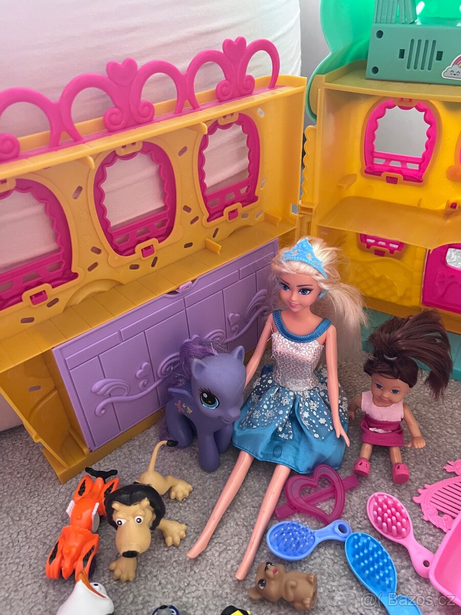 Cupcake domeček + figurky - 8