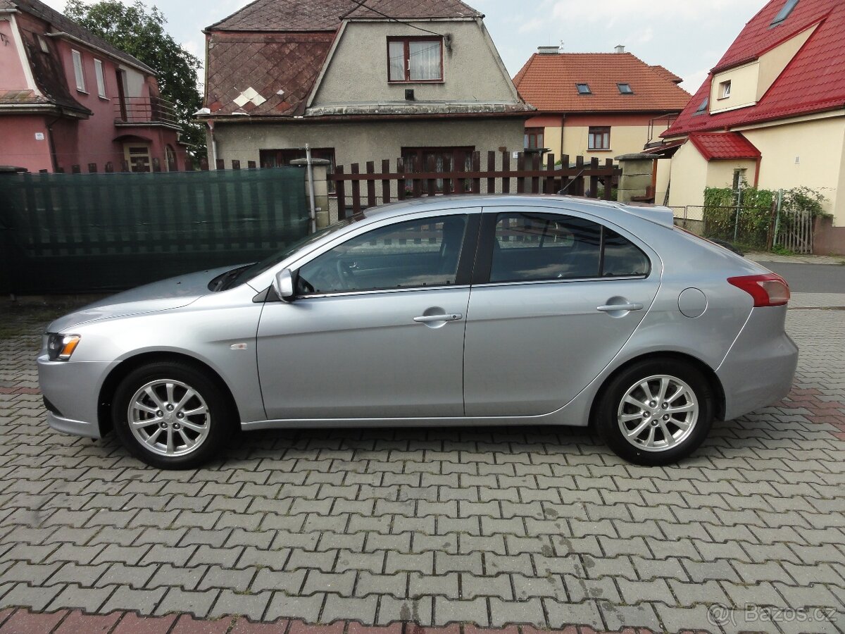 Mitsubishi Lancer 1.6 85kW 2013 50711km 1.majitel 50 tis. km - 8
