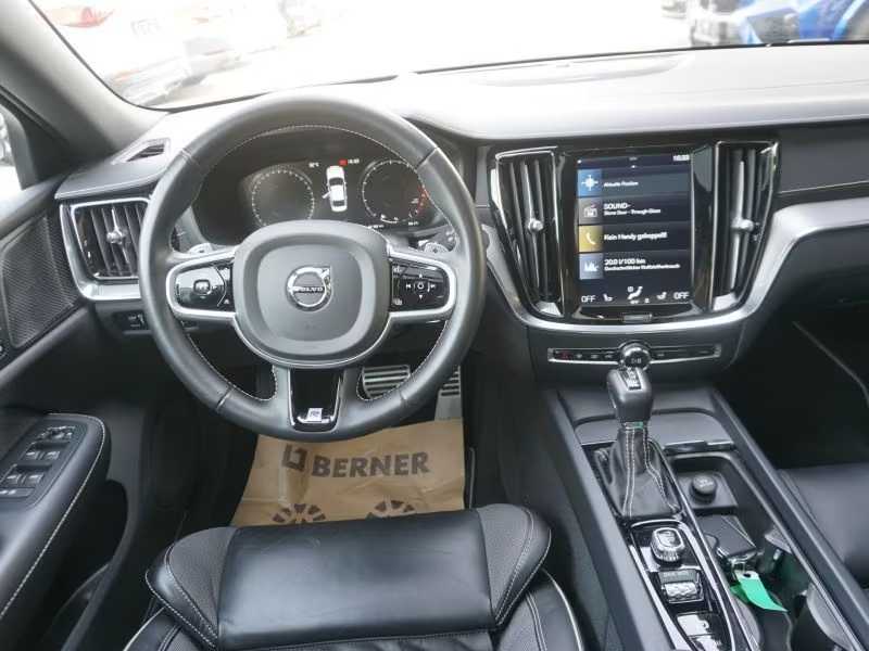 Volvo S60 T5 AWD R-Design Pro - 8