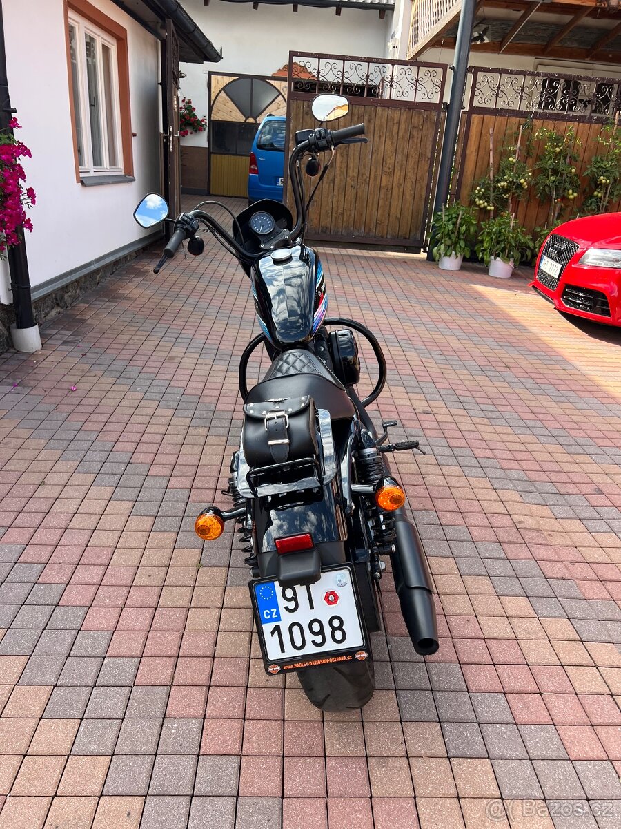 Harley-Davidson Sportster-Iron 1200 - 8